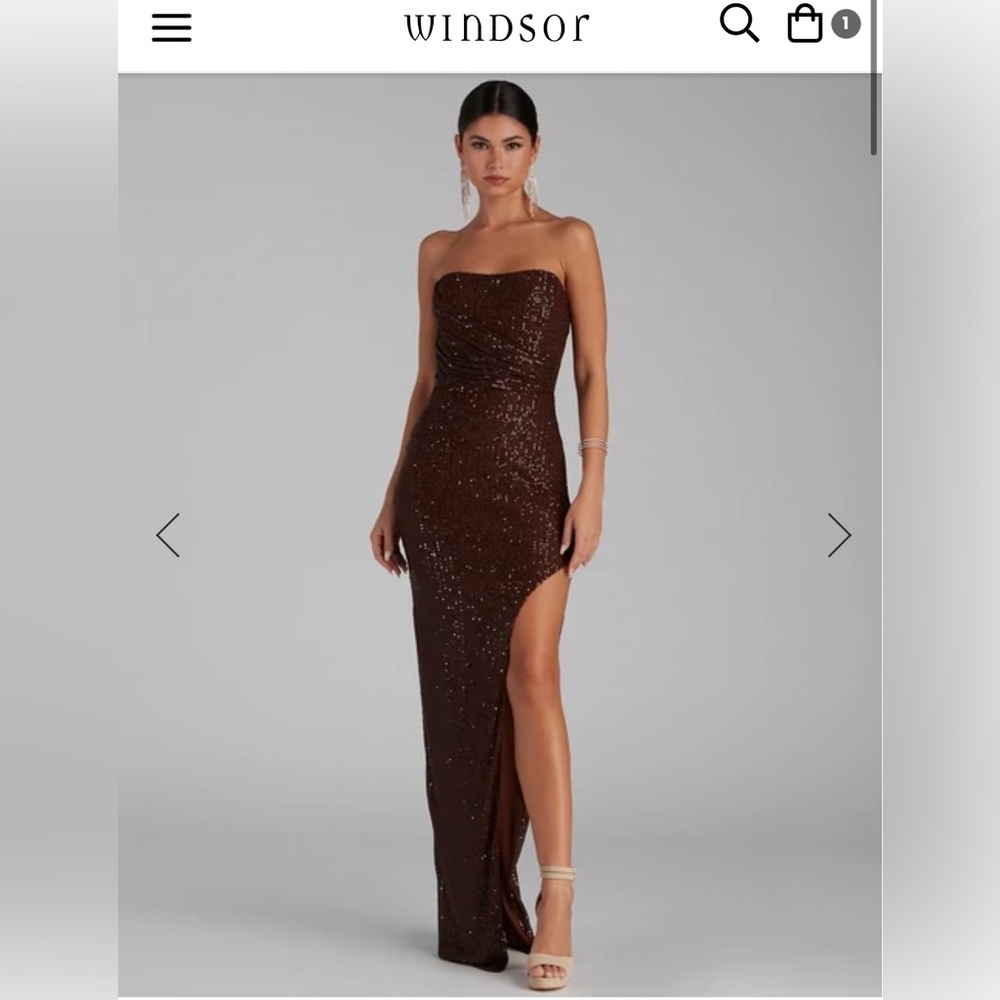 Beautiful Windsor prom dress with slit